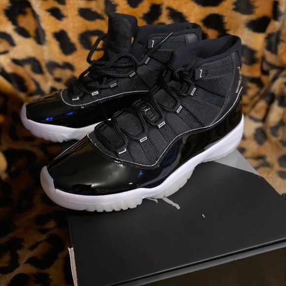 Mens Jubilee Air Jordan 11. Size 11 - Picture 5 of 11